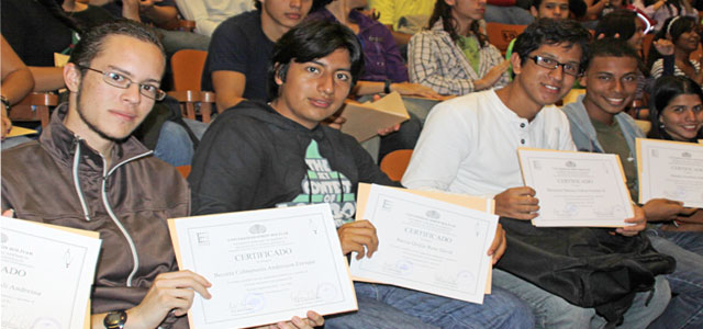 147 jóvenes formados en el CIU recibieron certificados