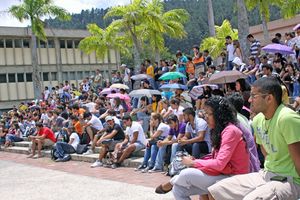 Estudiantes consignaron más de 2 mil firmas ante el Ministerio para pedir presupuesto justo