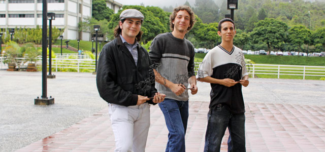 Gutiérrez, Figueredo y Tálamo, ganadores de La escritura hecha en casa 2012