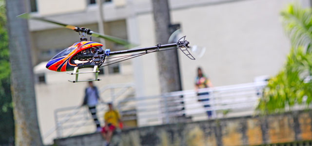 Helicópteros diseñados por el Grupo de Mecatrónica volaron por el campus universitario