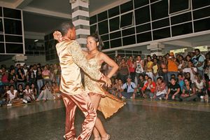 Miércoles Cultural en el Litoral inicia con salsa casino y break dance