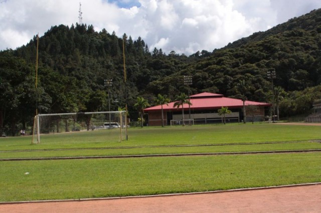 Acondicionan campos deportivos para los Juvines 2012