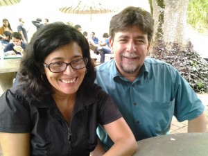 Los profesores Sara Wong y Carlos Borrás.