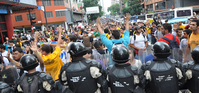 Estudiantes exigen al ministro Rodríguez que se retracte