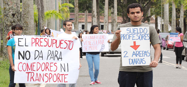 Continuán protestas: Estudiantes realizaron desvío de tránsito “informativo”