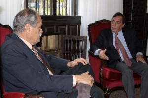 De izquierda a derecha: rector de la USB, Enrique Planchart; y el embajador de Colombia en Venezuela, Luis Eladio Pérez.