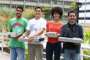 De izquierda a derecha, los estudiantes premiados: David Duarte, Saúl Duque, Marta Córdoba y Kervin Briceño.