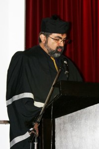 El profesor Arturo Gutiérrez Plaza fue el encargado del discurso de orden.