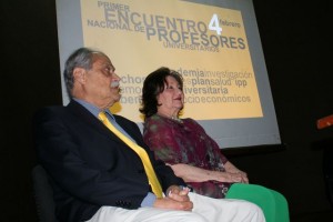 Enrique Planchart, rector de la USB, y Lourdes Viloria, presidenta de Fapuv.