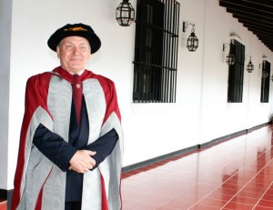 Laszlo Sajo-Bonus, Profesor Emérito de la USB.