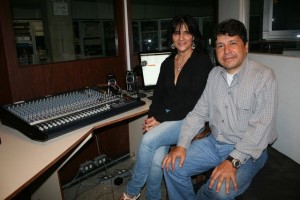 Josefina Falletta y Ricardo Strusberg, del equipo de La Simón Radio.