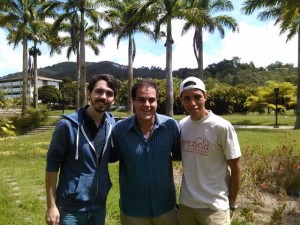 Gustavo Rivera, Julio Zerpa y César Duarte, estudiantes de Ingeniería Electrónica y emprendedores.