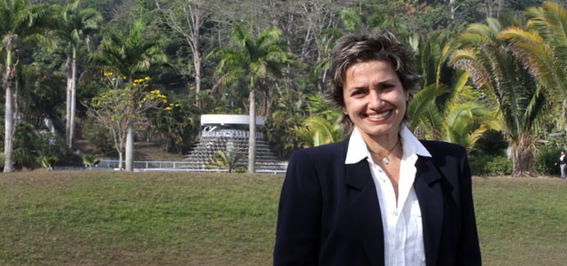 Mariella Azzato fue ratificada como Vicerrectora Administrativa