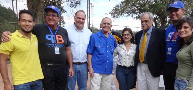 Academia Puro Beisbol donó ocho bebederos de agua para áreas deportivas