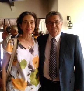 Con la profesora María Isabel Giménez, una de sus primeras estudiantes en la USB, y la primera "Suma cum laude".
