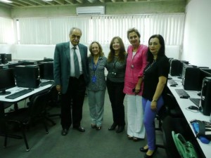 El rector Planchart, la vicerrectora Azzato, con la decana Rosas, la exdecana Flórez y la coordinadora Pérez.
