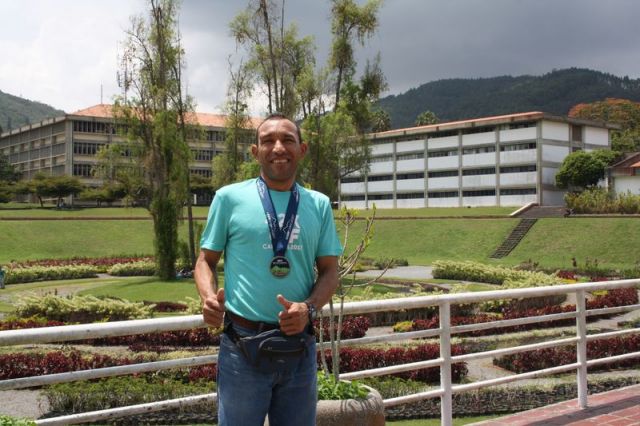 Uesebista Carlos La Rosa alcanzó el primer lugar de su categoría en el Maratón CAF